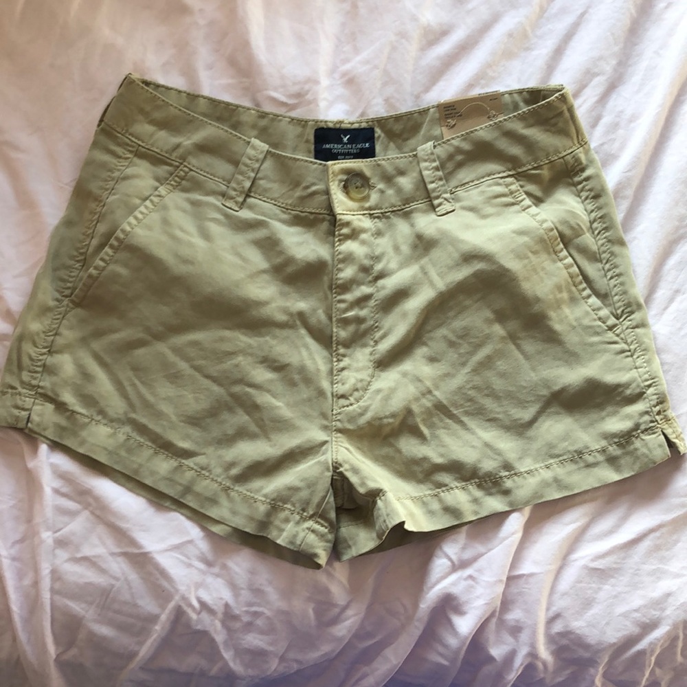 American eagle khaki shorts